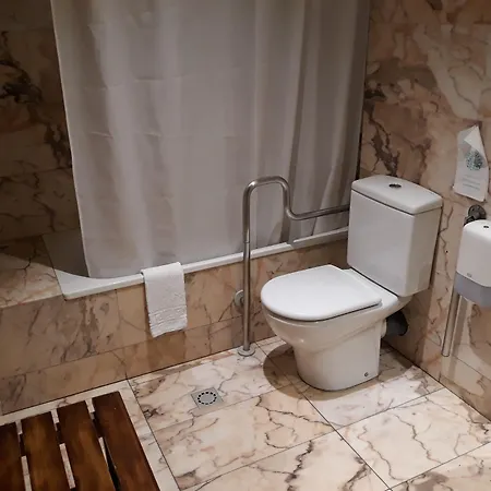 Eth Pomer Hotel